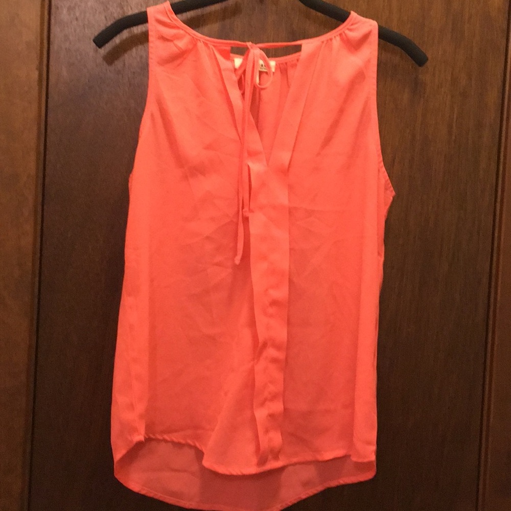 Sleeveless blouse
